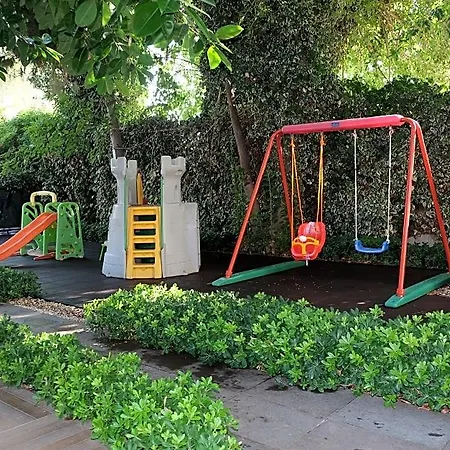 Mutlu Otel